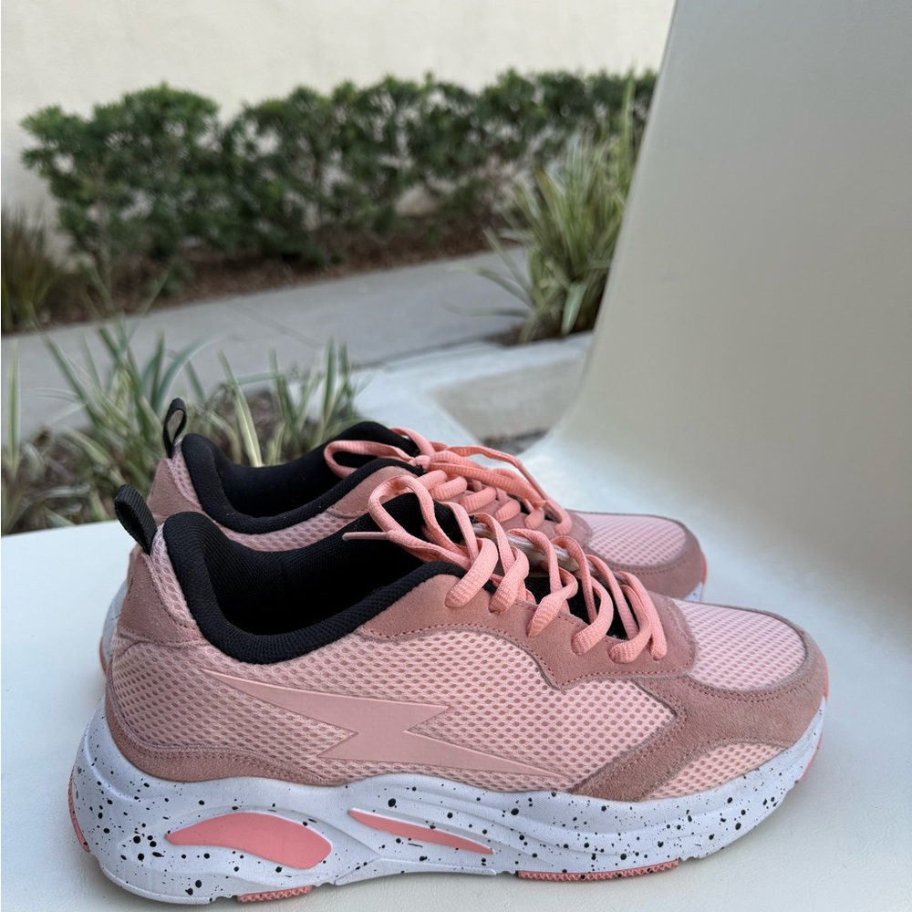 Stylish Pink Women's Sneakers